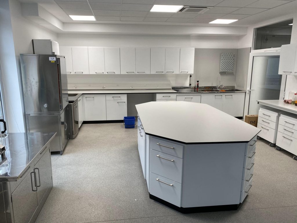 Pirikom | Laboratorij